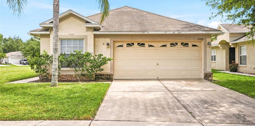 Casa en Land O' Lakes, Florida 3 dormitorios, 139.35 m2 № 2339444