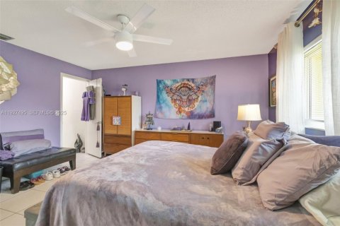 House in Delray Beach, Florida 2 bedrooms, 141.86 sq.m. № 1988395 - photo 9