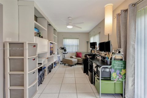 House in Delray Beach, Florida 2 bedrooms, 141.86 sq.m. № 1988395 - photo 7