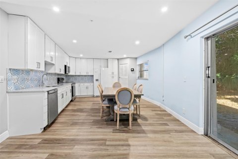 Villa ou maison à vendre à Boca Raton, Floride: 5 chambres, 174.28 m2 № 2051651 - photo 21