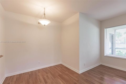 Condo in Greenacres, Florida, 2 bedrooms  № 1849316 - photo 12