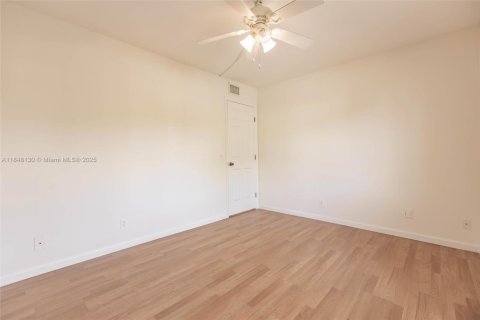 Condo in Greenacres, Florida, 2 bedrooms  № 1849316 - photo 26