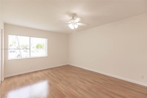 Condo in Greenacres, Florida, 2 bedrooms  № 1849316 - photo 6