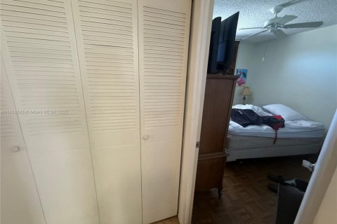 Copropriété à vendre à Hollywood, Floride: 2 chambres, 78.04 m2 № 1872497 - photo 4