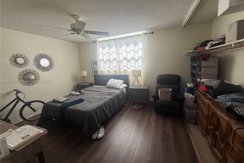 Copropriété à vendre à Hollywood, Floride: 2 chambres, 78.04 m2 № 1872497 - photo 8