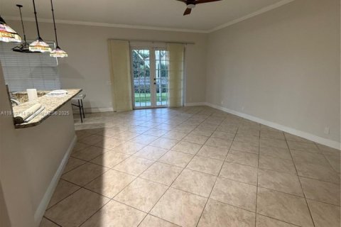 Снять в аренду виллу или дом в Уэстон, Флорида 4 спальни, 196.49м2, № 1965923 - фото 17