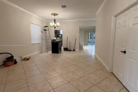 Снять в аренду виллу или дом в Уэстон, Флорида 4 спальни, 196.49м2, № 1965923 - фото 20