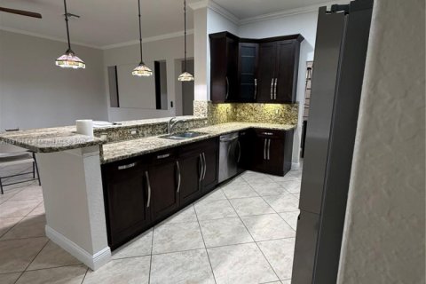 Снять в аренду виллу или дом в Уэстон, Флорида 4 спальни, 196.49м2, № 1965923 - фото 16