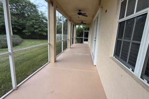 Снять в аренду виллу или дом в Уэстон, Флорида 4 спальни, 196.49м2, № 1965923 - фото 9