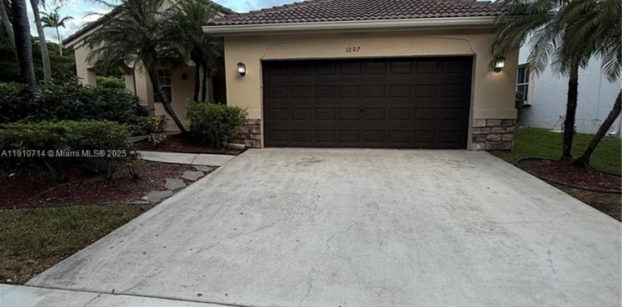 Дом в Уэстон, Флорида 4 спальни, 196.49м2 № 1965923