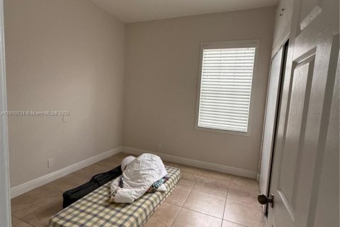 Снять в аренду виллу или дом в Уэстон, Флорида 4 спальни, 196.49м2, № 1965923 - фото 2