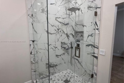 Снять в аренду виллу или дом в Уэстон, Флорида 4 спальни, 196.49м2, № 1965923 - фото 30