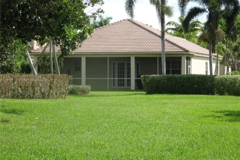 Снять в аренду виллу или дом в Уэстон, Флорида 4 спальни, 196.49м2, № 1965923 - фото 7