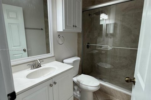 Снять в аренду виллу или дом в Уэстон, Флорида 4 спальни, 196.49м2, № 1965923 - фото 26