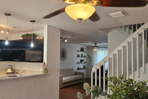 Купить таунхаус в Холливуд, Флорида 3 спальни, 133.78м2, № 2079553 - фото 3