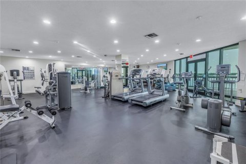 Condo in Saint Petersburg, Florida, 2 bedrooms № 2222426 - photo 30