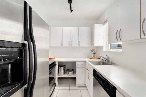 Copropriété à vendre à Miami Beach, Floride: 2 chambres, 88.26 m2 № 2033869 - photo 10