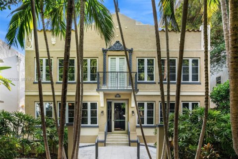 Copropriété à vendre à Miami Beach, Floride: 2 chambres, 88.26 m2 № 2033869 - photo 2