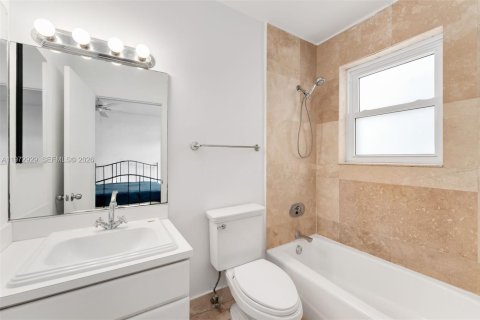 Copropriété à vendre à Miami Beach, Floride: 2 chambres, 88.26 m2 № 2033869 - photo 6