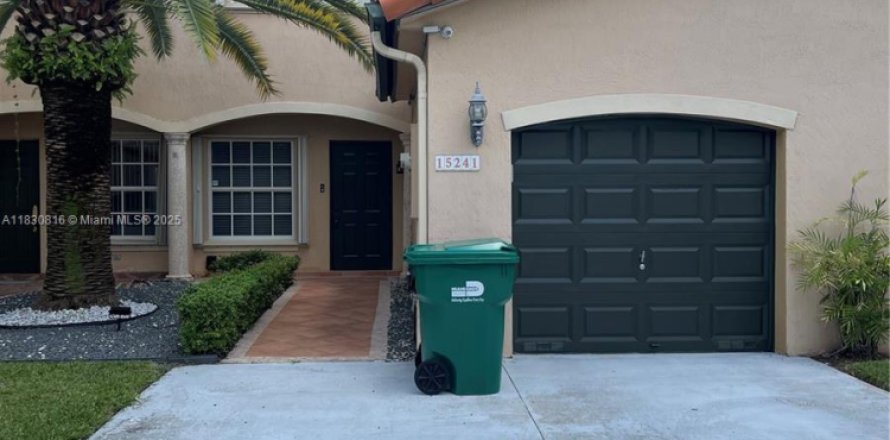 Touwnhouse à Miami, Floride 2 chambres, 124.95 m2 № 1807077
