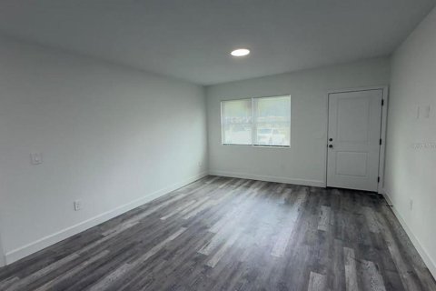 Villa ou maison à louer à Daytona Beach, Floride: 3 chambres, 84.73 m2 № 2398435 - photo 3
