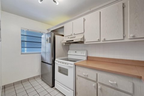 Снять в аренду кондоминиум в Дейви, Флорида 3 комнаты, 102.19м2, № 2086125 - фото 10
