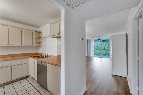 Снять в аренду кондоминиум в Дейви, Флорида 3 комнаты, 102.19м2, № 2086125 - фото 7