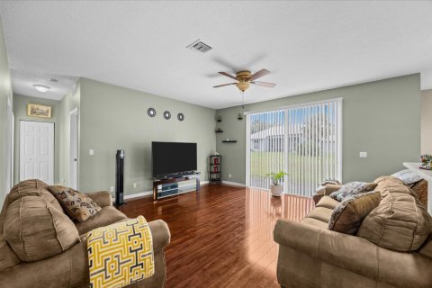 House in Port St. Lucie, Florida 4 bedrooms, 216.93 sq.m. № 2394838 - photo 10