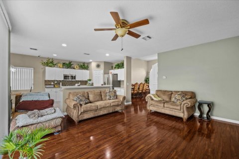 House in Port St. Lucie, Florida 4 bedrooms, 216.93 sq.m. № 2394838 - photo 12