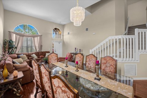 House in Port St. Lucie, Florida 4 bedrooms, 216.93 sq.m. № 2394838 - photo 9