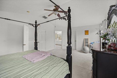 House in Port St. Lucie, Florida 4 bedrooms, 216.93 sq.m. № 2394838 - photo 24
