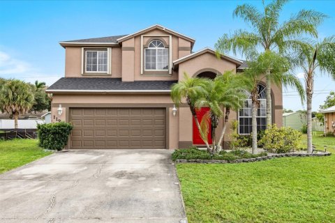 House in Port St. Lucie, Florida 4 bedrooms, 216.93 sq.m. № 2394838