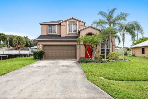 House in Port St. Lucie, Florida 4 bedrooms, 216.93 sq.m. № 2394838 - photo 4