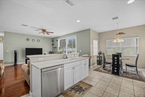 House in Port St. Lucie, Florida 4 bedrooms, 216.93 sq.m. № 2394838 - photo 15