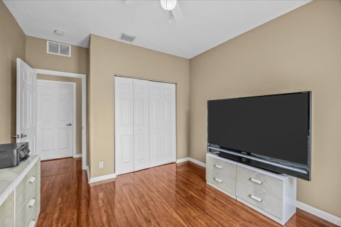 House in Port St. Lucie, Florida 4 bedrooms, 216.93 sq.m. № 2394838 - photo 20