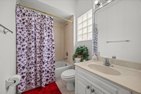 House in Port St. Lucie, Florida 4 bedrooms, 216.93 sq.m. № 2394838 - photo 21