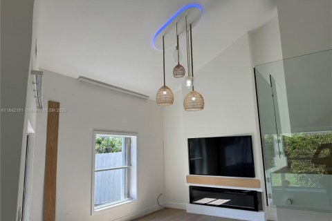 Copropriété à vendre à Hallandale Beach, Floride: 2 chambres, 123.56 m2 № 1936322 - photo 11
