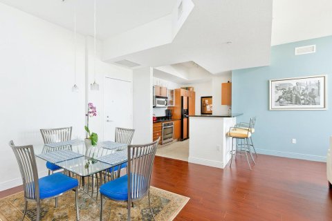 Condominio en alquiler en West Palm Beach, Florida, 2 dormitorios, 109.16 m2 № 2077713 - foto 6