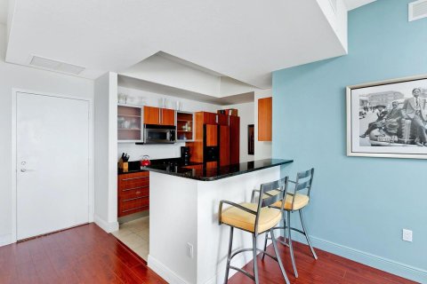 Condominio en alquiler en West Palm Beach, Florida, 2 dormitorios, 109.16 m2 № 2077713 - foto 5