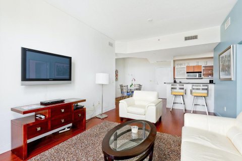 Condominio en alquiler en West Palm Beach, Florida, 2 dormitorios, 109.16 m2 № 2077713 - foto 8