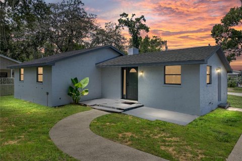House in Zephyrhills, Florida 3 bedrooms, 106.28 sq.m. № 1884182 - photo 6