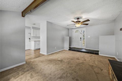 House in Zephyrhills, Florida 3 bedrooms, 106.28 sq.m. № 1884182 - photo 10