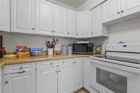 House in Altamonte Springs, Florida 3 bedrooms, 126.25 sq.m. № 1408051 - photo 28