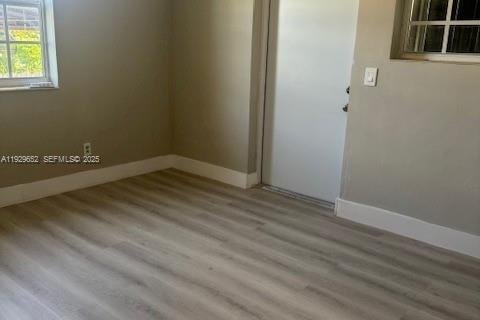 Propiedad comercial en Hialeah, Florida 1 dormitorio, 163.14 m2 № 1988565