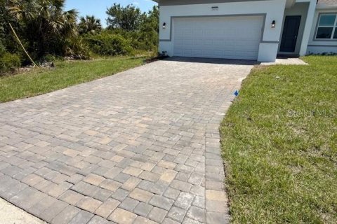 House in Port Charlotte, Florida 4 bedrooms, 177.81 sq.m. № 1637693 - photo 22
