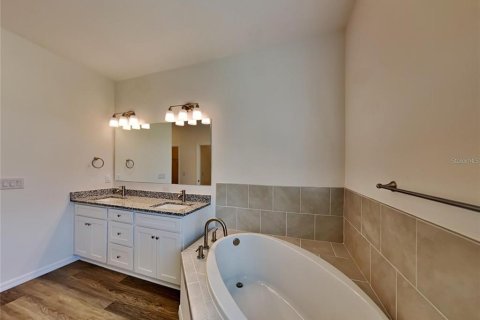 House in Port Charlotte, Florida 4 bedrooms, 177.81 sq.m. № 1637693 - photo 9