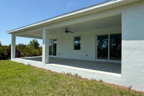House in Port Charlotte, Florida 4 bedrooms, 177.81 sq.m. № 1637693 - photo 21