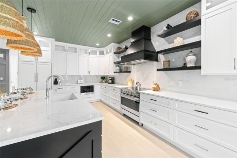 Villa ou maison à vendre à Sarasota, Floride: 8 chambres, 377.18 m2 № 2272906 - photo 10
