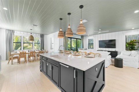 Villa ou maison à vendre à Sarasota, Floride: 8 chambres, 377.18 m2 № 2272906 - photo 11