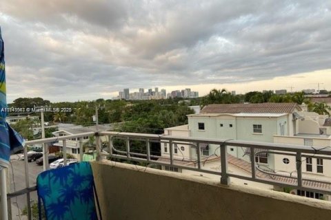 Condo in Fort Lauderdale, Florida, 2 bedrooms  № 1741633 - photo 9